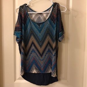 Geometric pattern high front lower back shirt